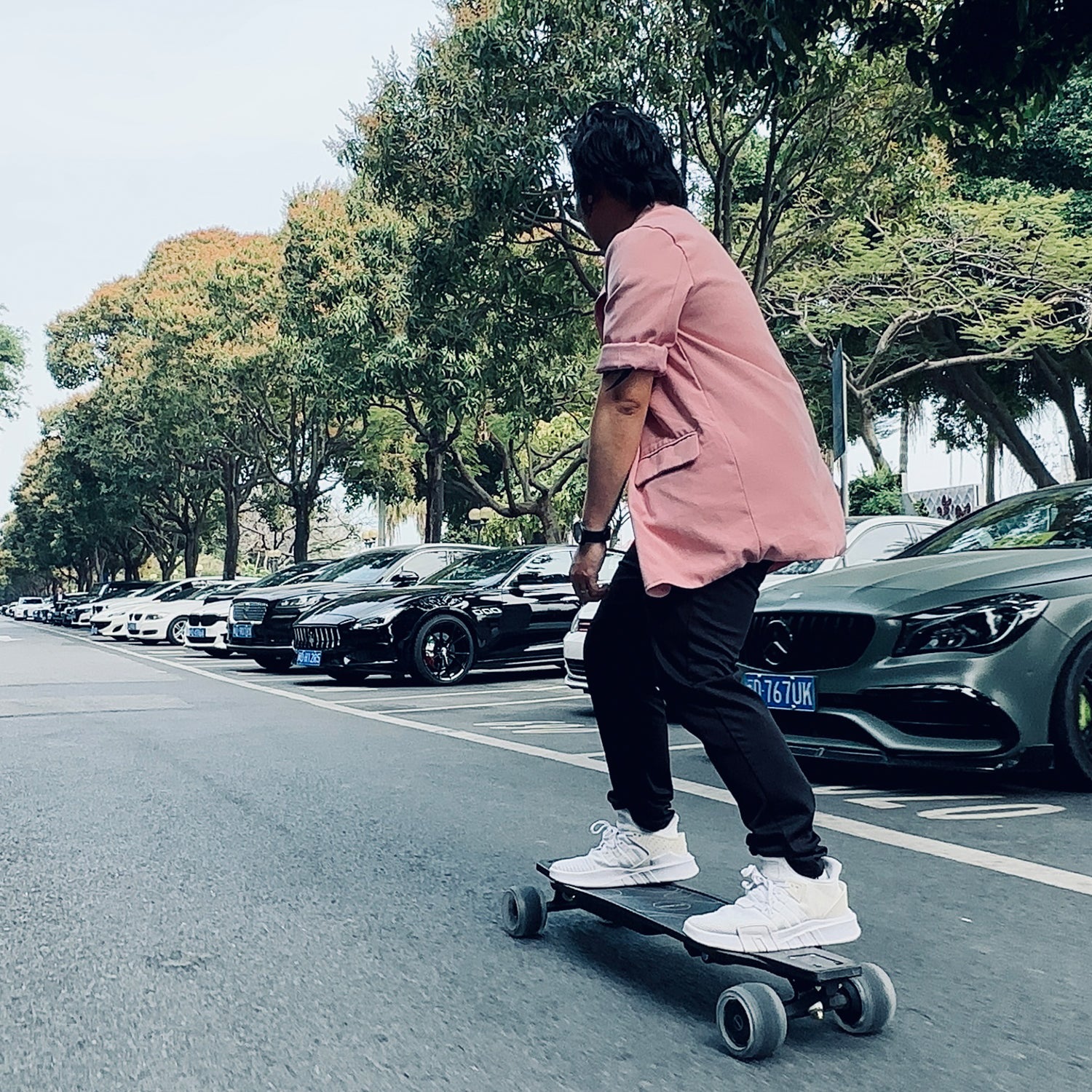 Electric Skateboard with Remote, 24 MPH Top Speed, 15 Mile Range, 1300W Dual Hub Motor U611764