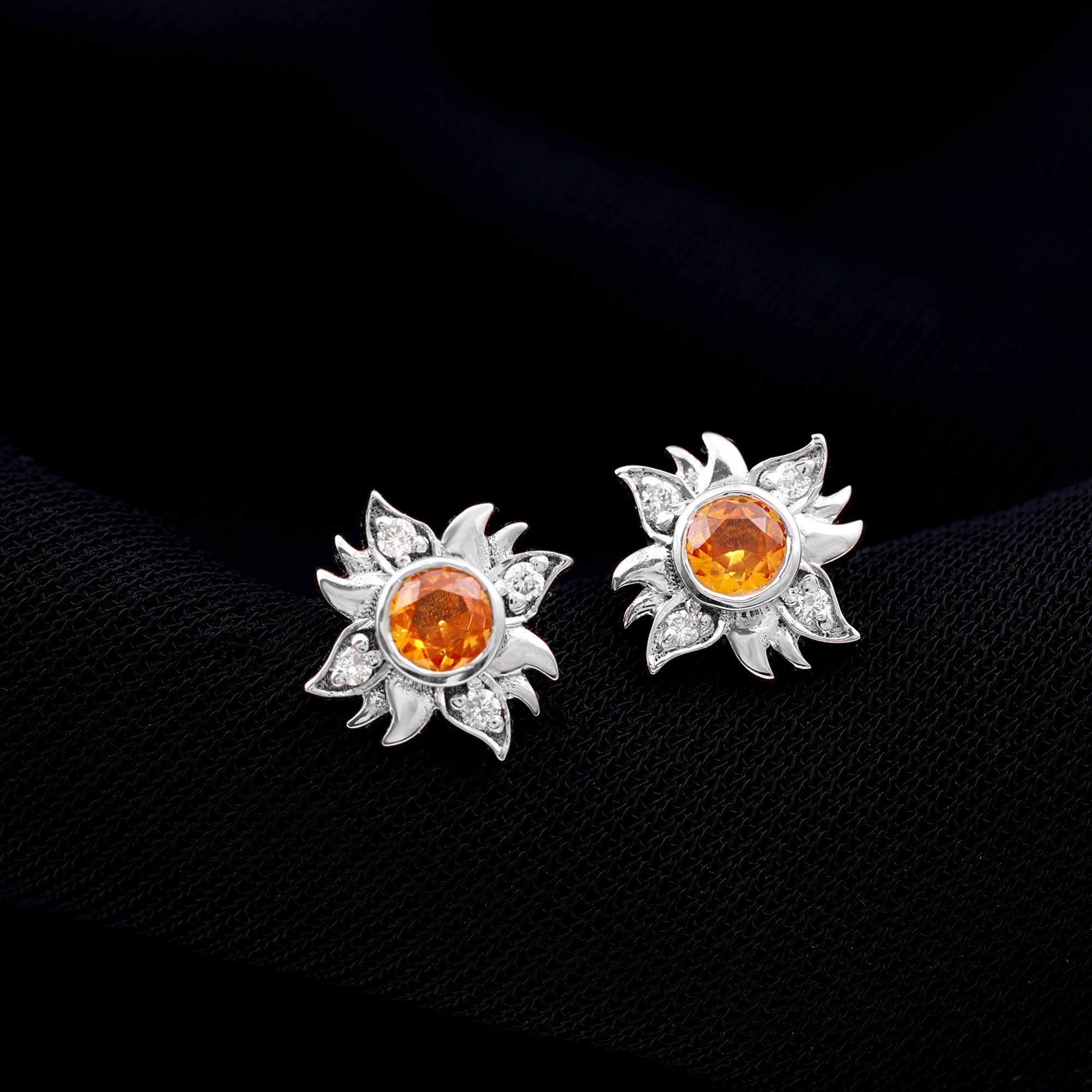 18K White Gold Orange Sapphire Stud Earrings with Diamond Y875