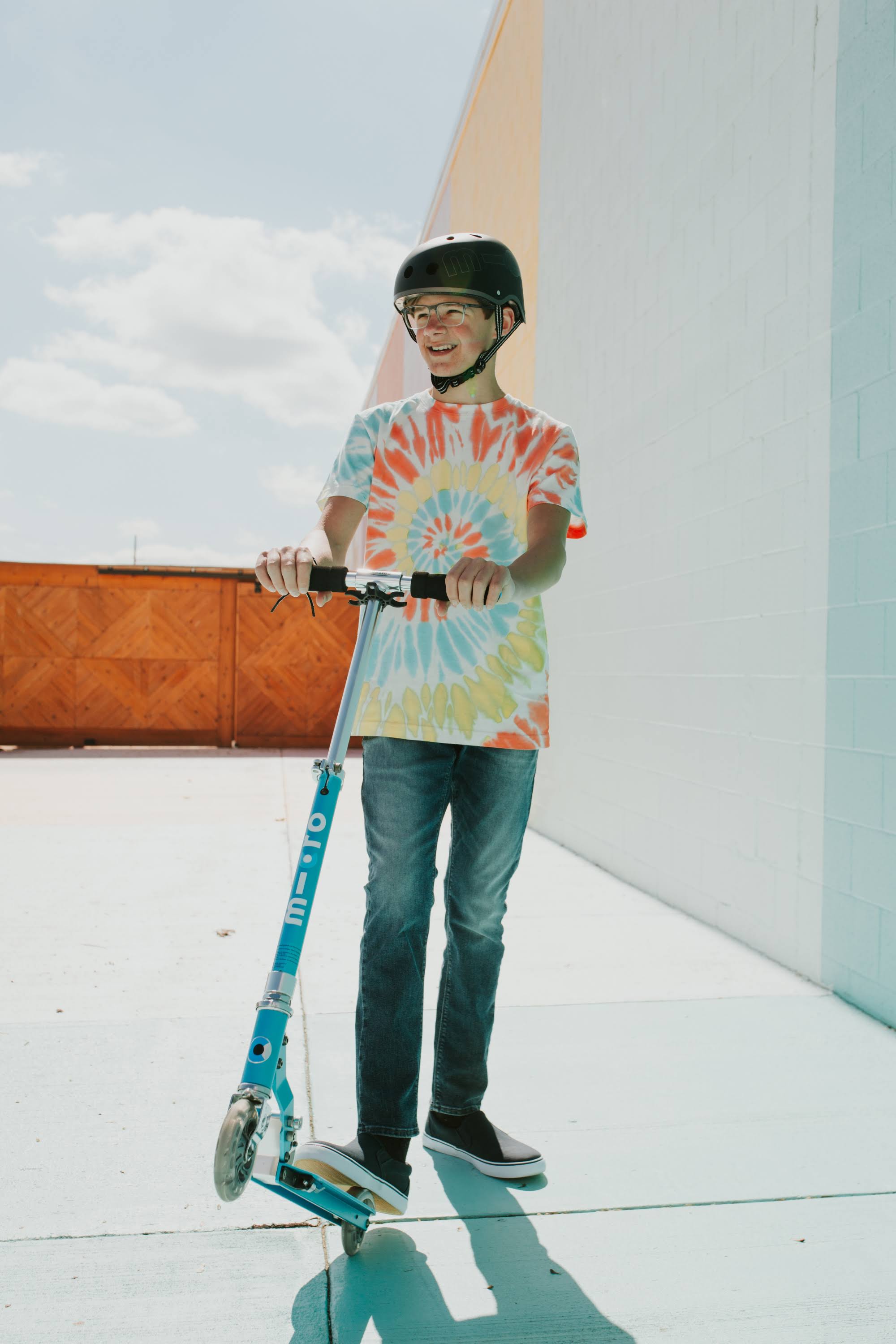 Ocean Blue LED Scooter J94502