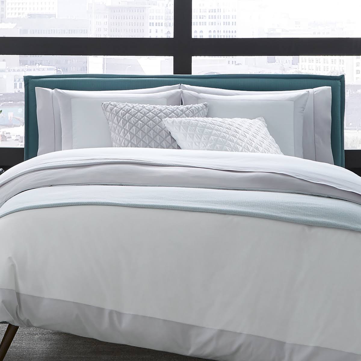 Full/Queen White Duvet Cover Z51269