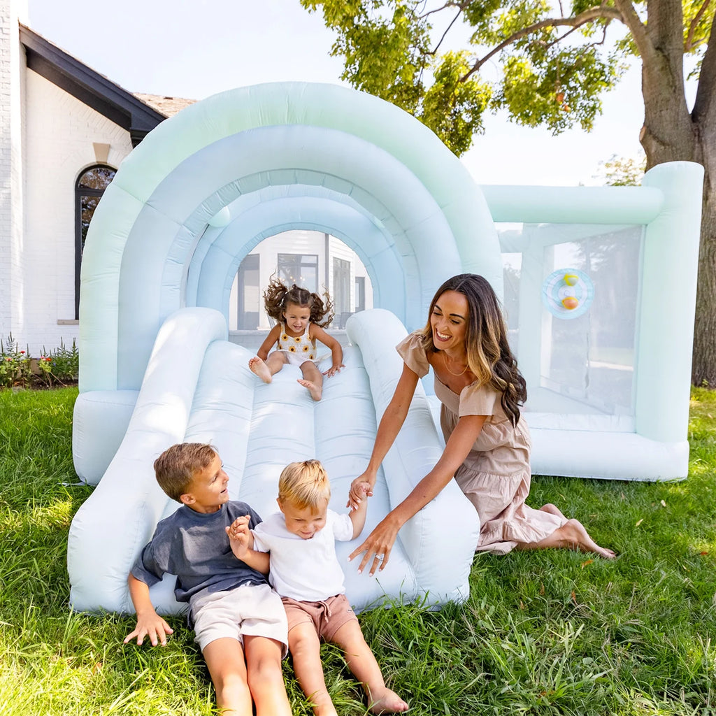 Mist Bounce House T13907