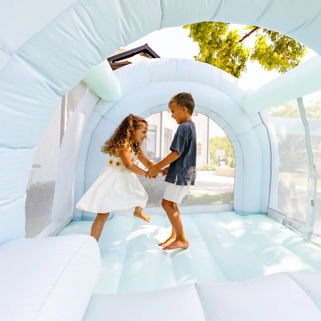 Mist Bounce House T13907