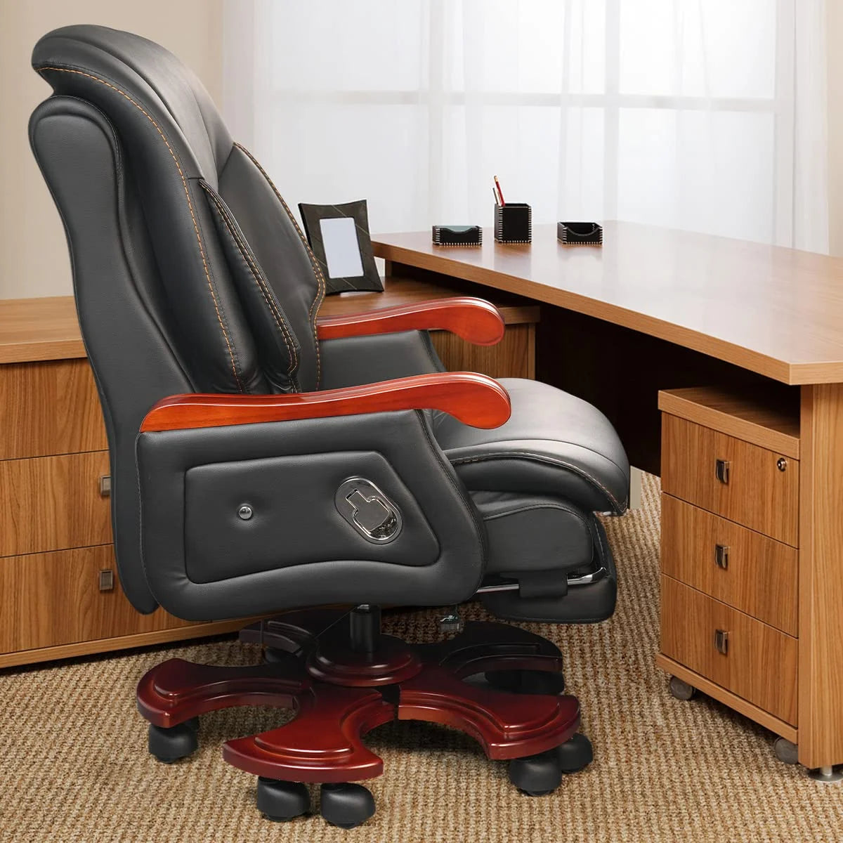 Leather Executive Swivel Office Chair V158