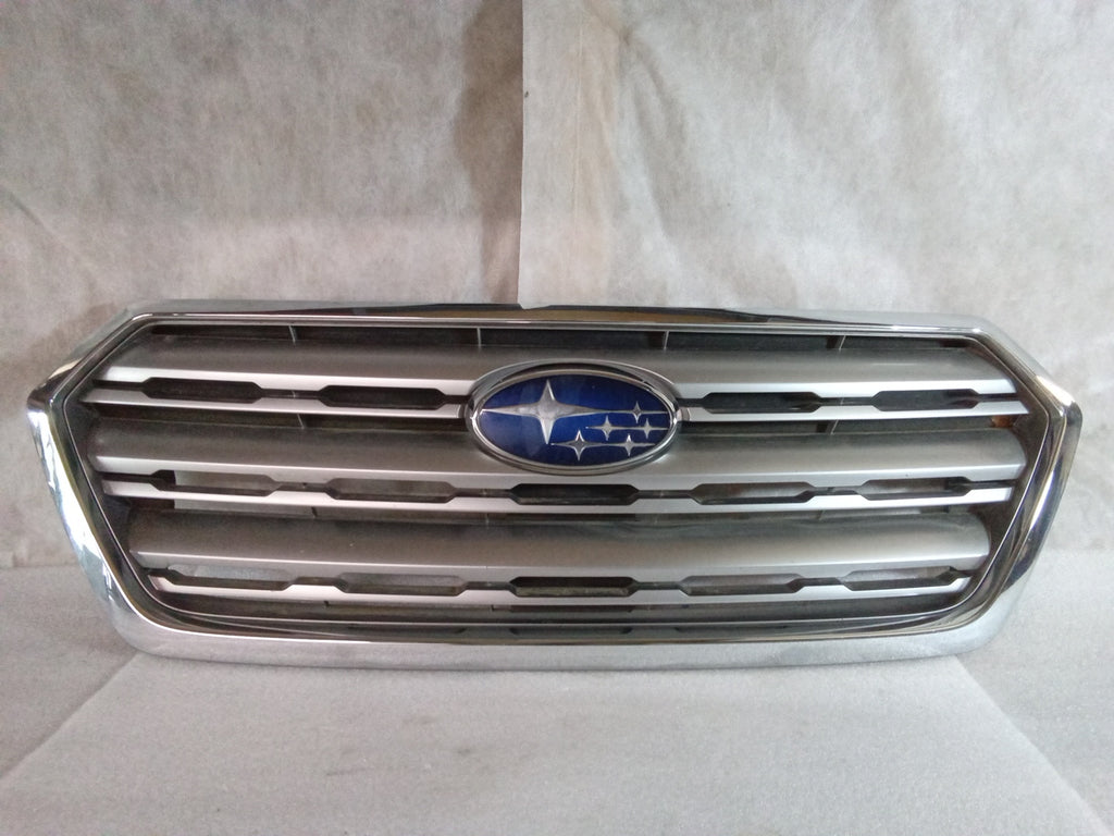 Pre-Owned 2017 Subaru Legacy Outback Wagon Light Gray Grill R9316
